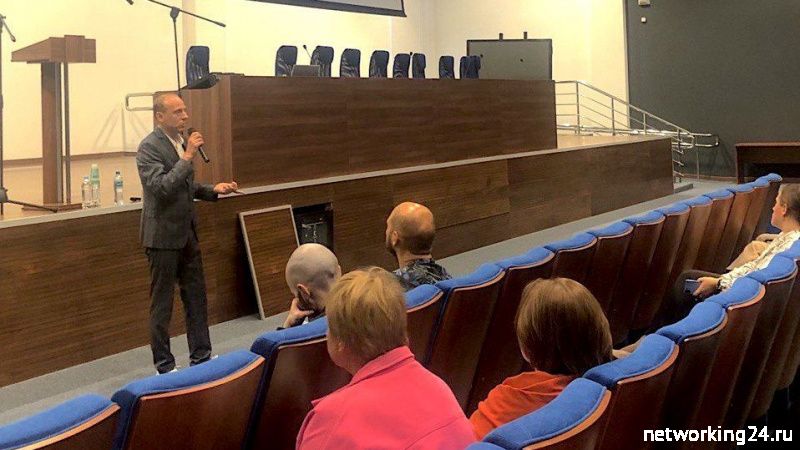 Алексей Бабушкин рассказал сотрудникам ФНС России о тонкостях делового общения
